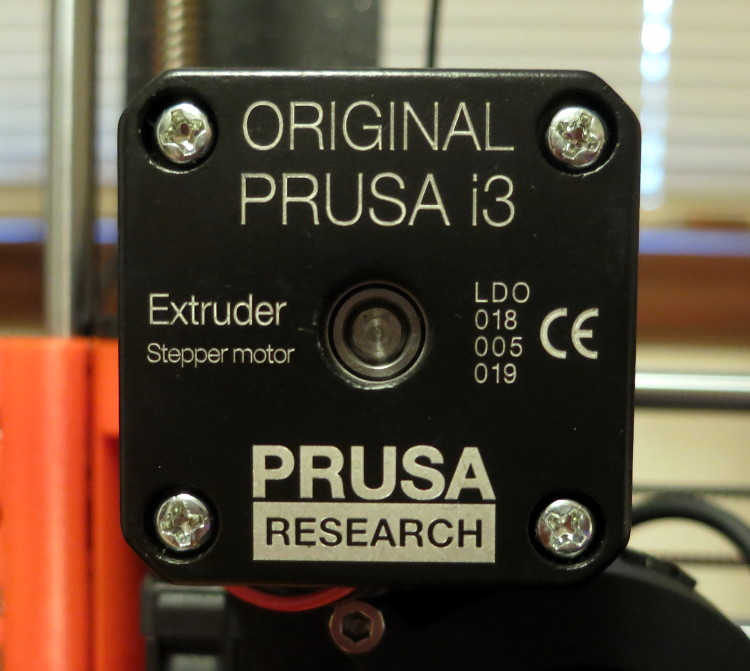 The front-facing back of the Prusa Extruder motor