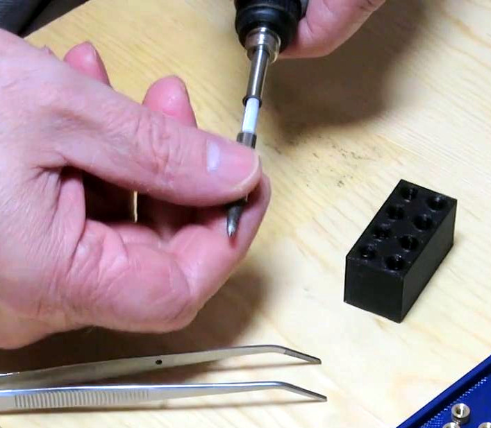 Removing the soldering iron's tip